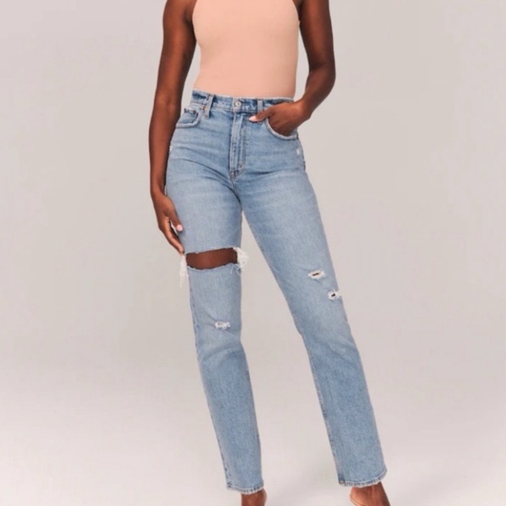 Abercrombie & Fitch Ultra High Rise 90s Straight Jean